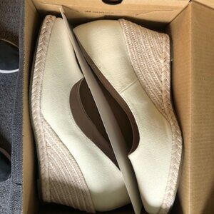 Espadrilles (BRAND NEW!)